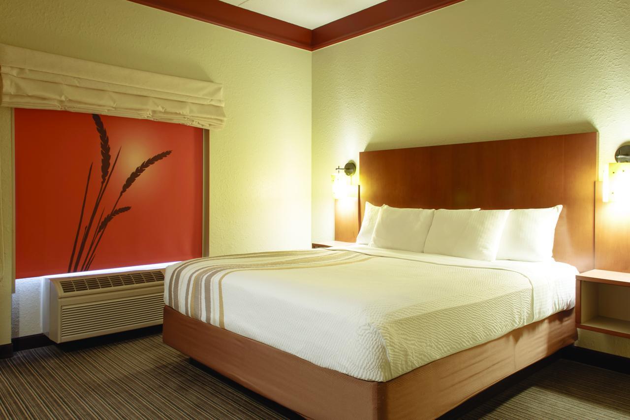 La Quinta By Wyndham Memphis Primacy Parkway Hotel Exterior foto